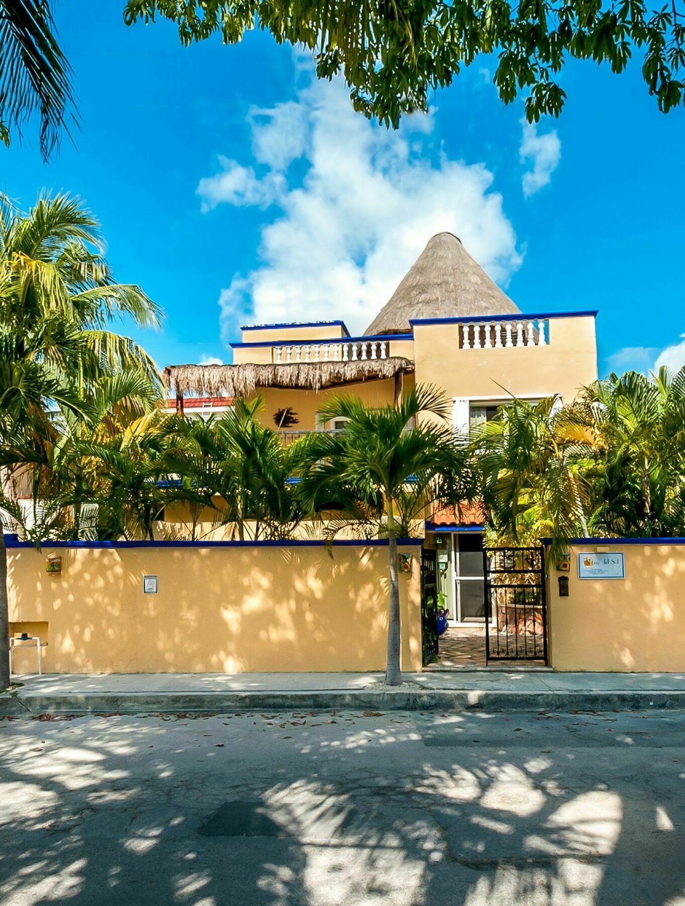 Abbey Del Sol Aparthotel Пуерто Морелос Екстериор снимка